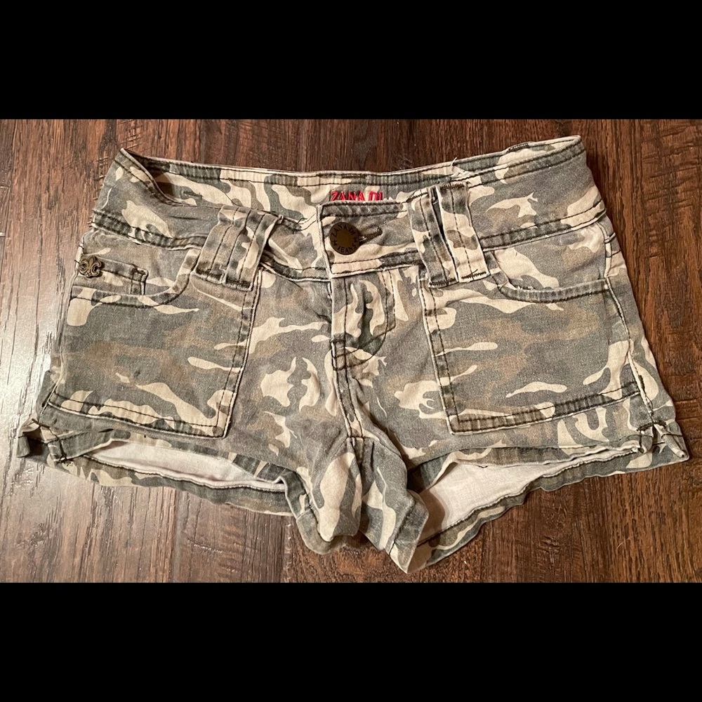Zana Di - “0” camo shorts